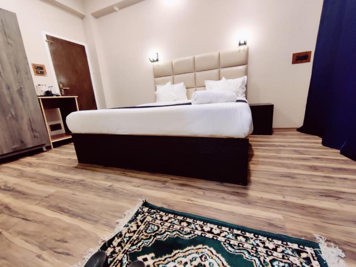 Gulshan Palace By Seven Hills Srinagar By Him Haults Hospitality Exterior photo